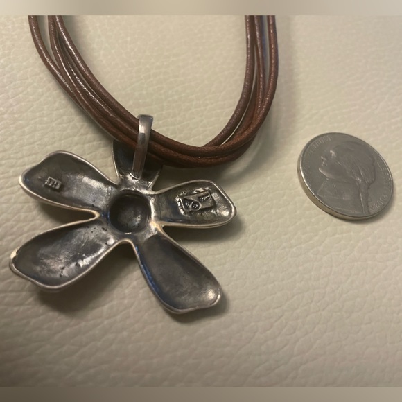 EUC Silpada 925 Sterling Silver Daisy Flower Necklace brown leather cord 16 in - Picture 3 of 5